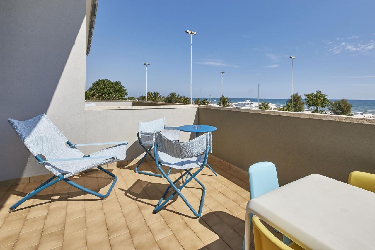 Hotel Tritone سينِغاليا المظهر الخارجي الصورة