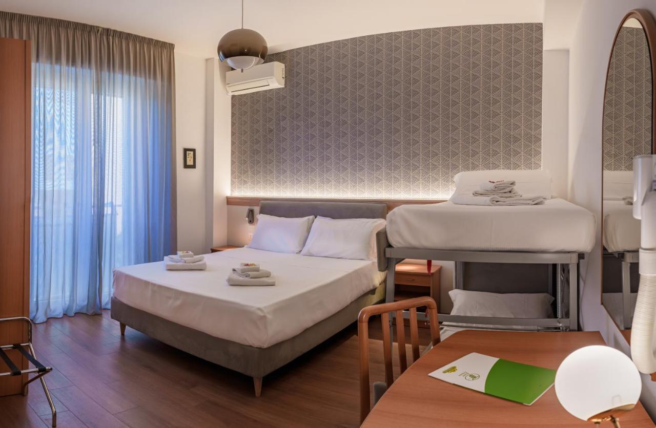 Hotel Tritone سينِغاليا المظهر الخارجي الصورة