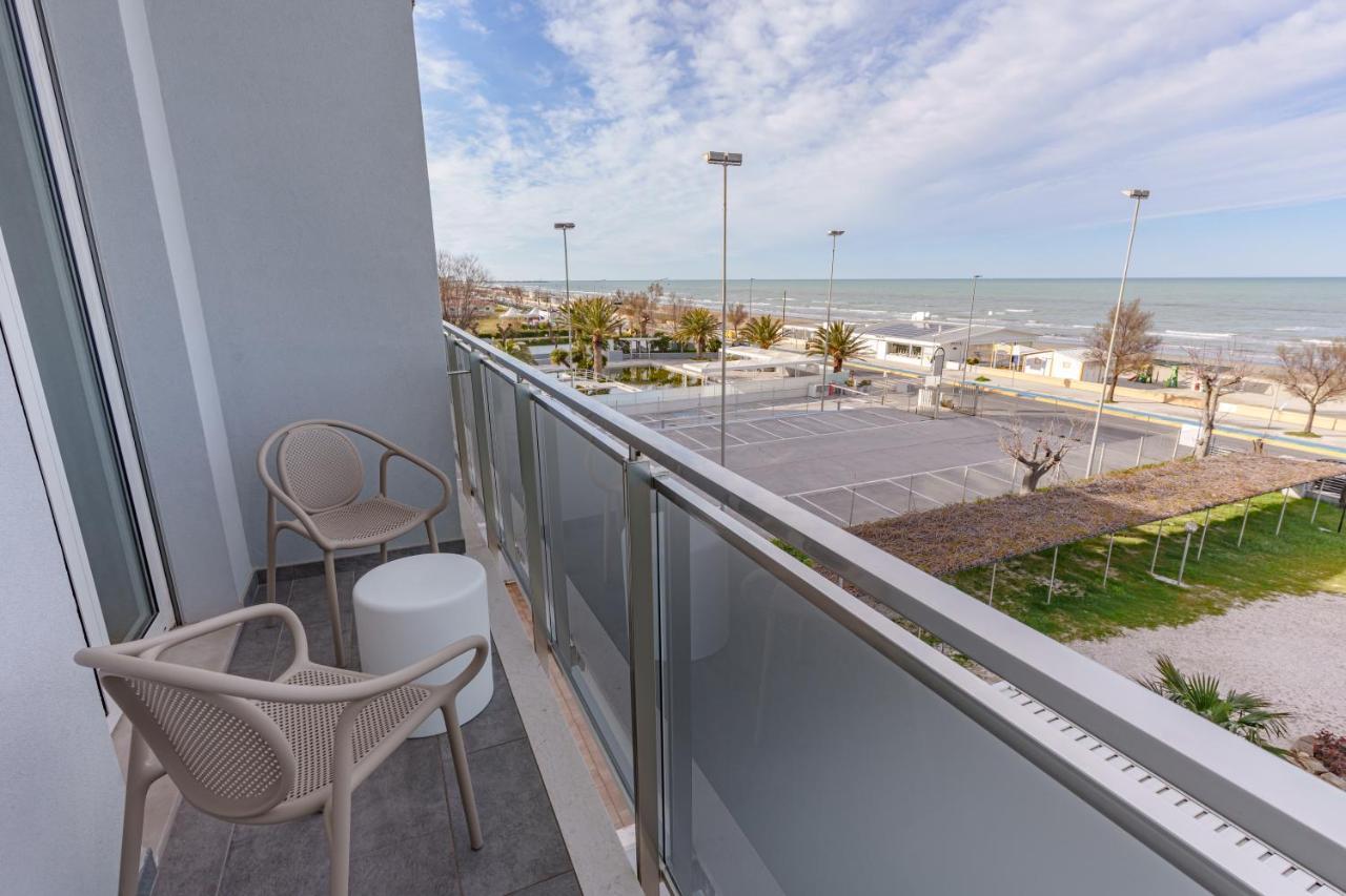 Hotel Tritone سينِغاليا المظهر الخارجي الصورة