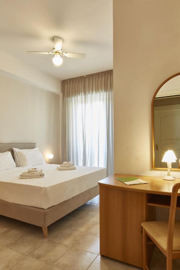 Hotel Tritone سينِغاليا المظهر الخارجي الصورة
