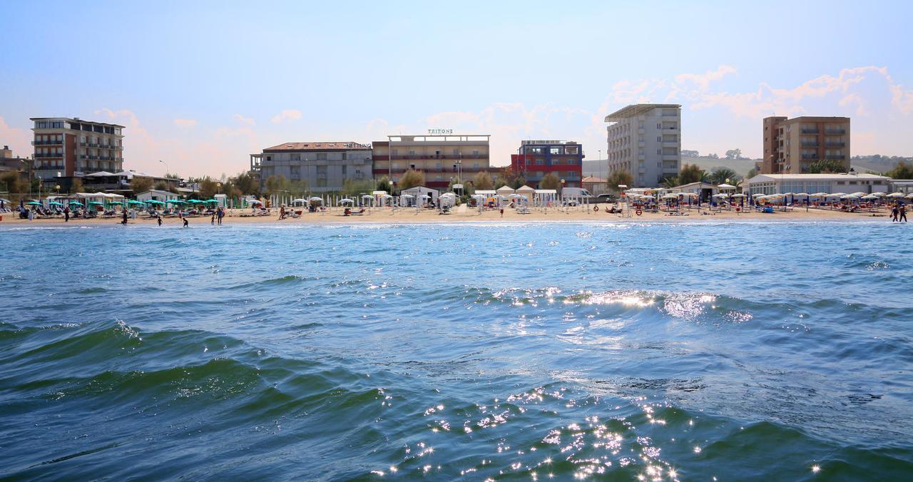 Hotel Tritone سينِغاليا المظهر الخارجي الصورة