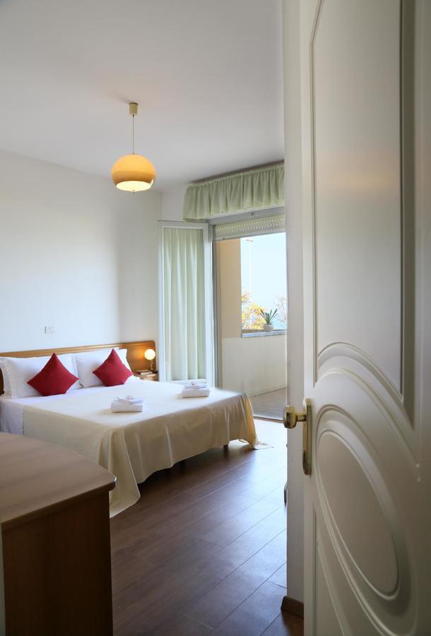 Hotel Tritone سينِغاليا المظهر الخارجي الصورة