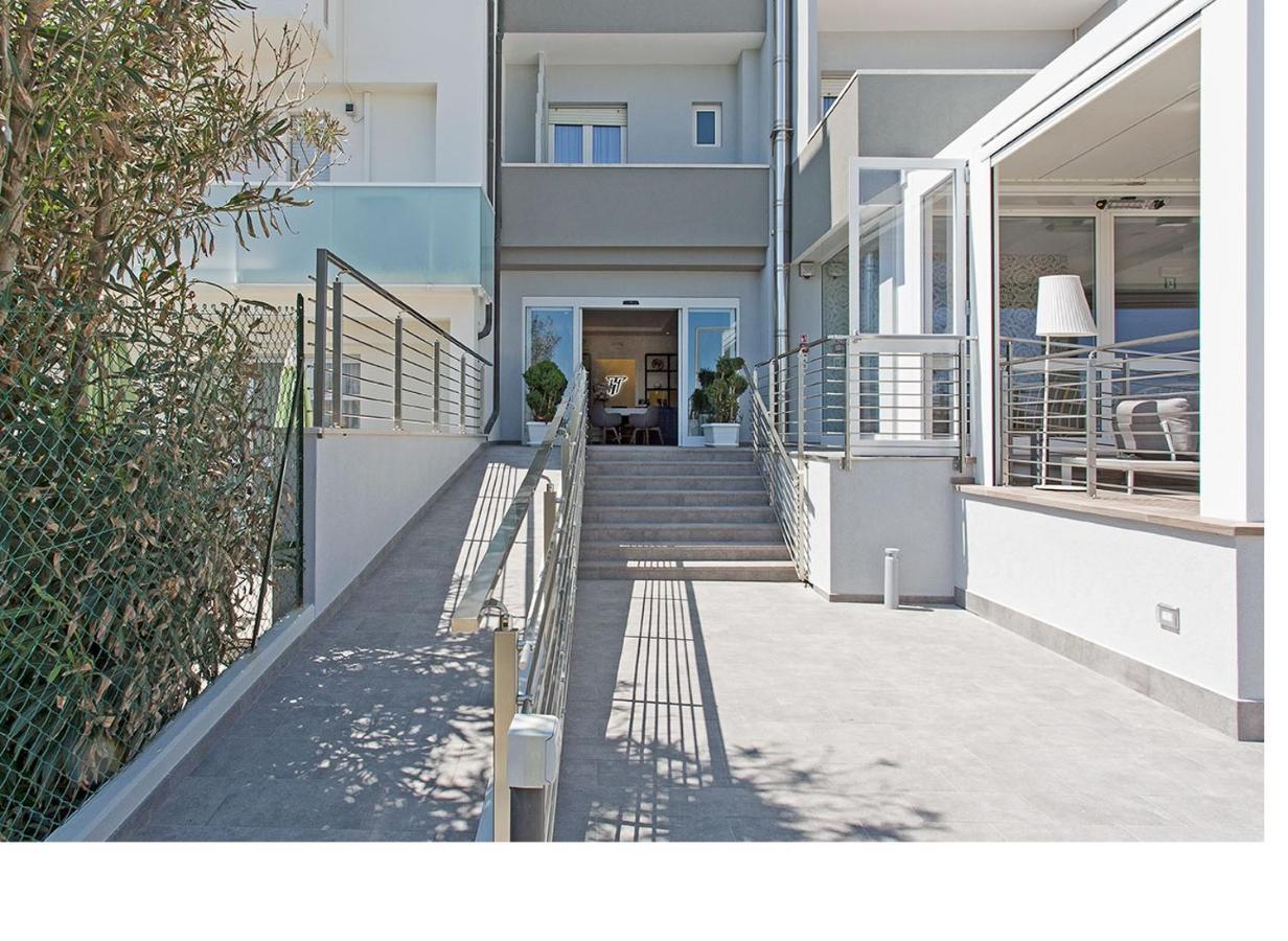 Hotel Tritone سينِغاليا المظهر الخارجي الصورة