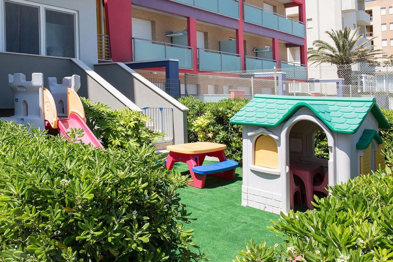 Hotel Tritone سينِغاليا المظهر الخارجي الصورة
