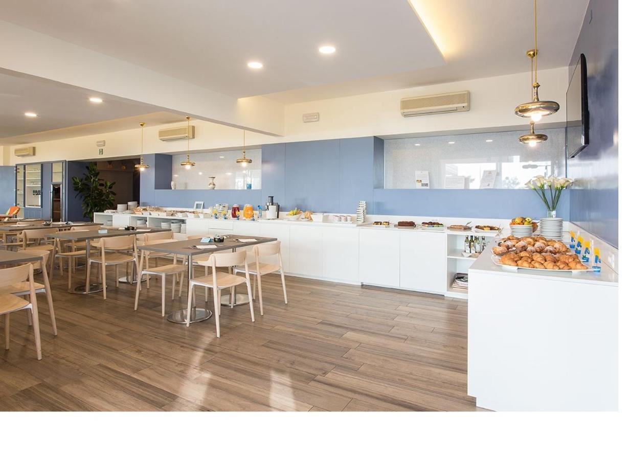 Hotel Tritone سينِغاليا المظهر الخارجي الصورة